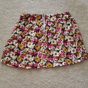 Floral mini skirt with pockets